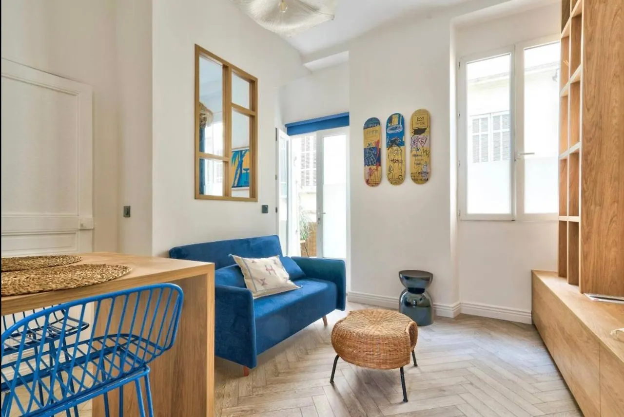 Proche Du Vieux-Port, Avec Balcon location